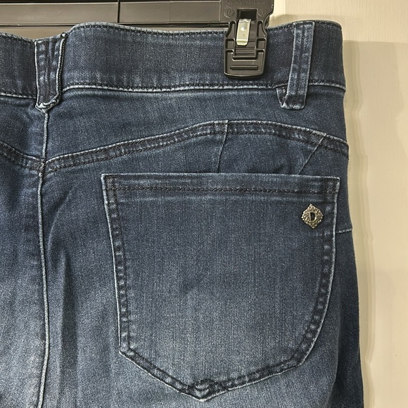 Size 12 Democracy Jeans. Like New! - Picture 3 of 5
